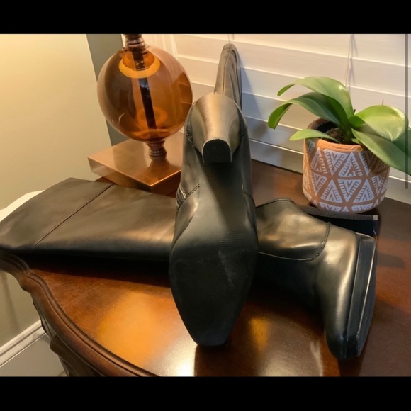 Black Kristin Davis Boots - Picture 3 of 9